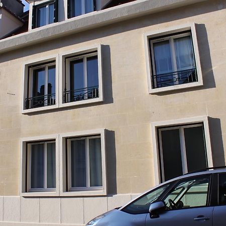 Au Coeur De Beauvais Bed and Breakfast Εξωτερικό φωτογραφία