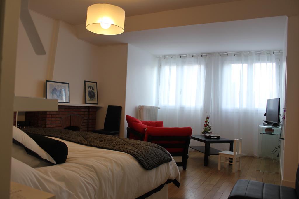 Au Coeur De Beauvais Bed and Breakfast Εξωτερικό φωτογραφία