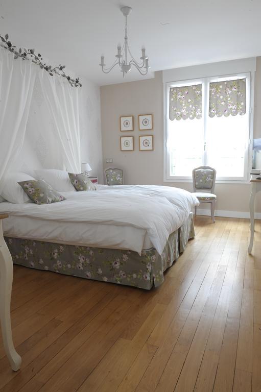 Au Coeur De Beauvais Bed and Breakfast Εξωτερικό φωτογραφία