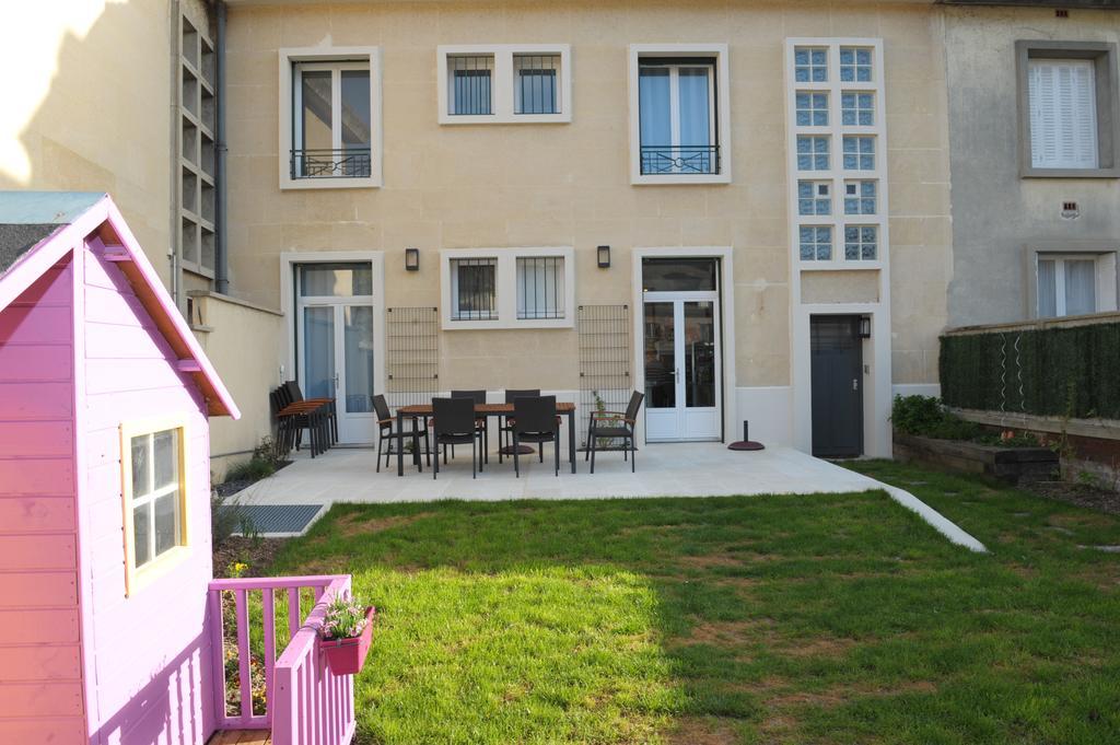 Au Coeur De Beauvais Bed and Breakfast Εξωτερικό φωτογραφία