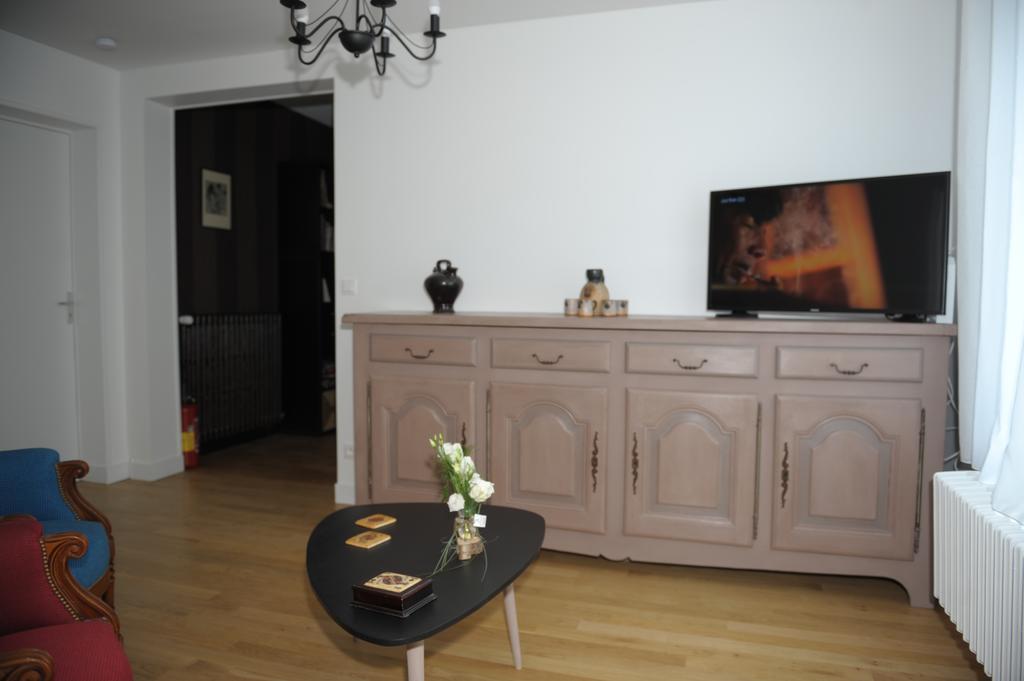 Au Coeur De Beauvais Bed and Breakfast Εξωτερικό φωτογραφία