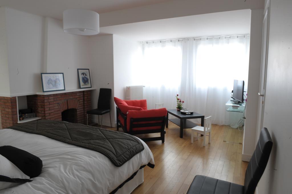 Au Coeur De Beauvais Bed and Breakfast Εξωτερικό φωτογραφία