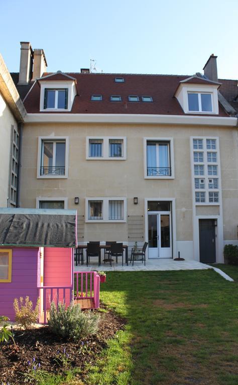 Au Coeur De Beauvais Bed and Breakfast Εξωτερικό φωτογραφία